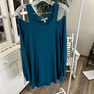 Kenneth Cole reaction large cold shoulder, teal long sleeve top